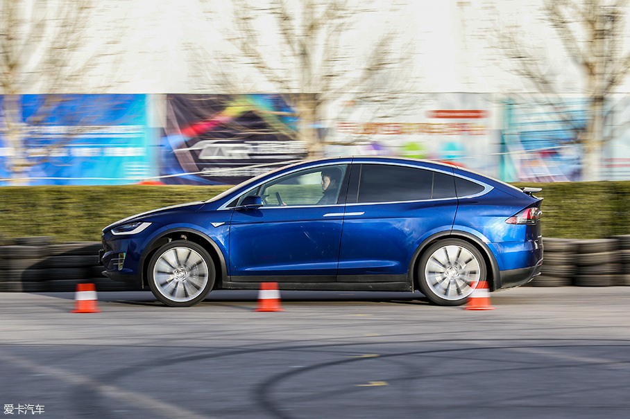 爱卡新能源评测：特斯拉Model X