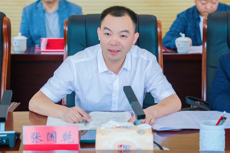 黔南州政府经济发展研究中心主任、联合体理事长张国乾。