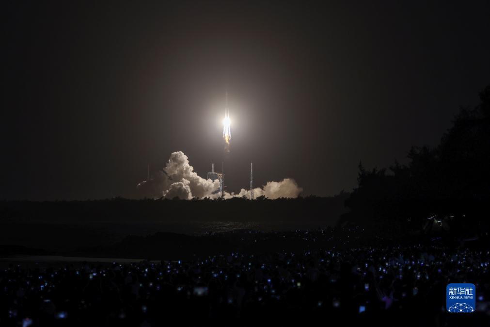 我国成功发射通信技术试验卫星十号