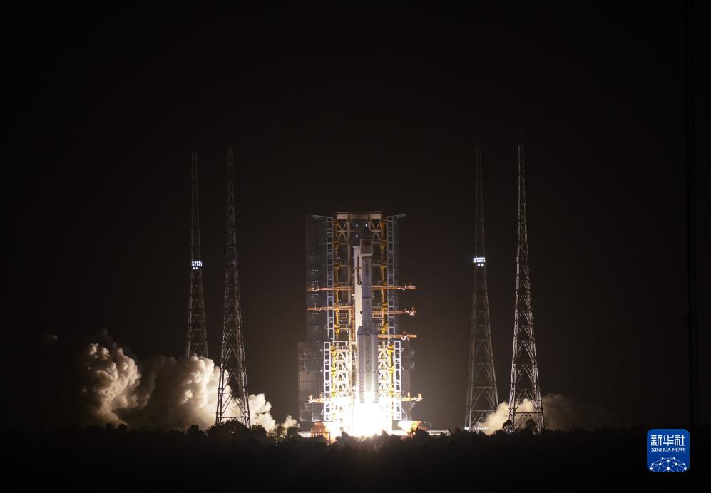 我国成功发射通信技术试验卫星十号