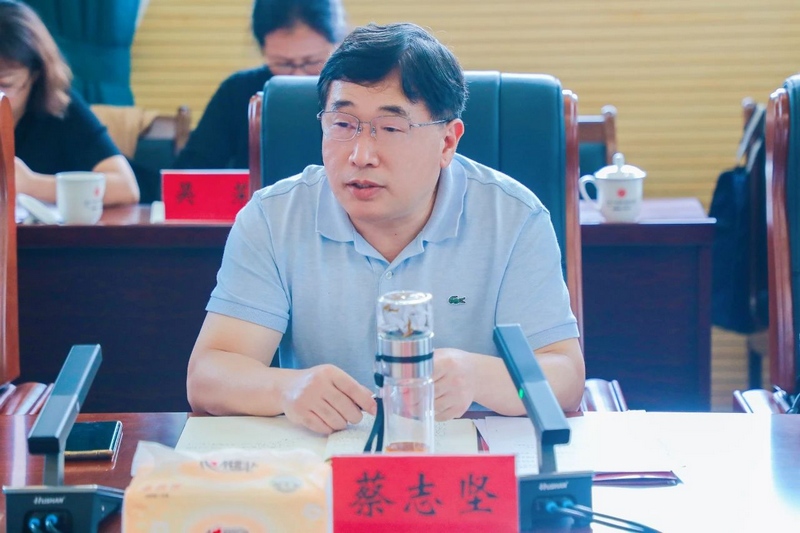 贵州工业职业技术学院党委书记蔡志坚。